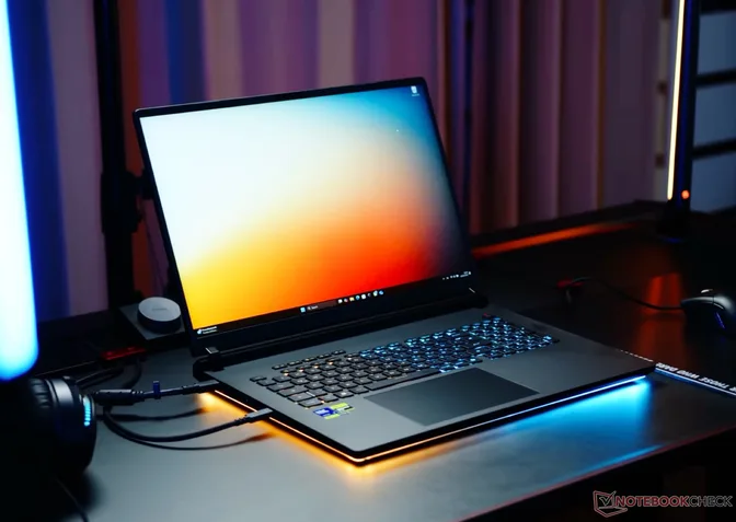 Asus ROG Strix Scar 18 (2025) с RTX 5090, мини-светодиодным экраном и Thunderbolt 5 уже доступен для предварительного заказа