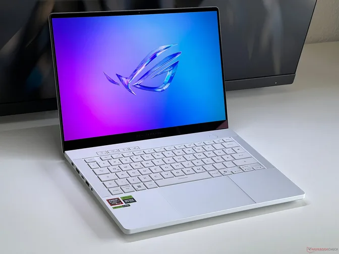 Asus ROG Zephyrus G14 не имеет себе равных, поскольку Razer Blade 14 ограничен ноутбуком RTX 5070