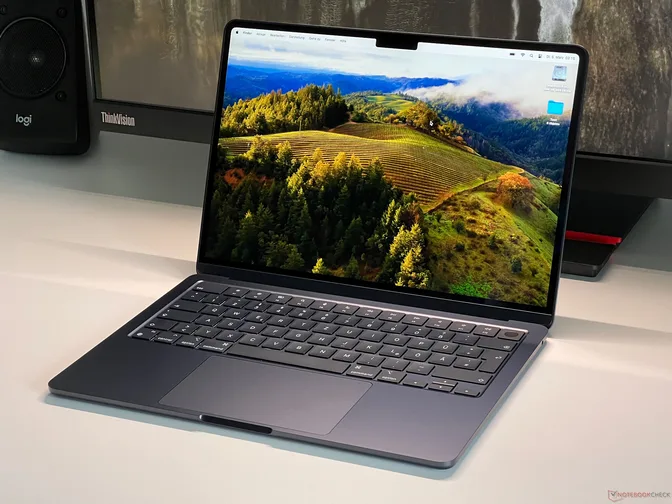 Грядущий вариант MacBook Air, по слухам, будет поставляться с необычным чипом Apple