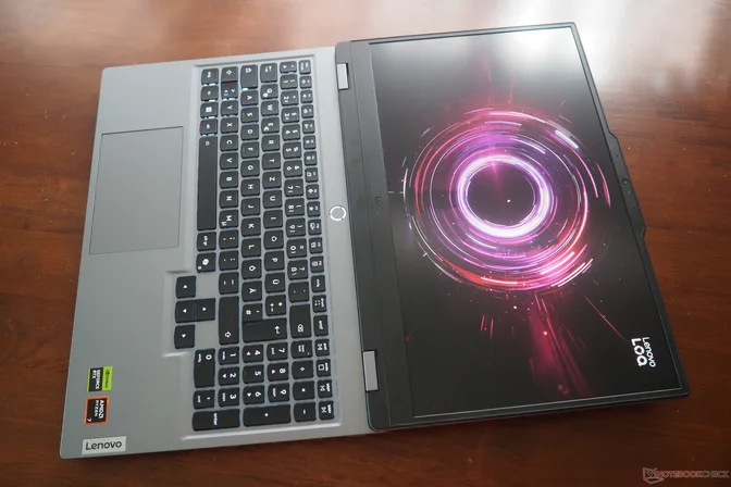 Какой игровой ноутбук RTX 5060 лучше в Lenovo: LOQ 15 или Legion 5 15?