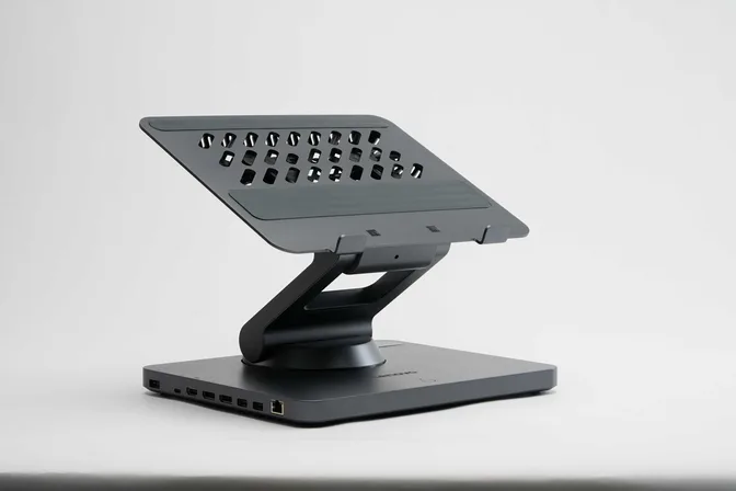 Концепт Smart Motion от Lenovo - это моторизованная подставка для ноутбука с искусственным интеллектом
