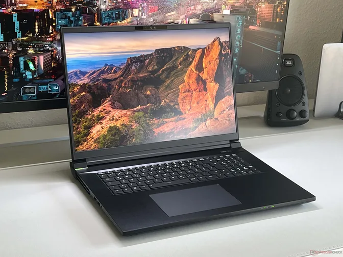 Мобильная рабочая станция Key 18 Pro от Schenker предлагает высококлассные функции и отличные возможности обслуживания