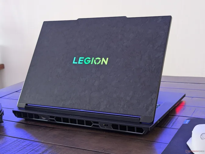 Производительность Lenovo Legion 9 18 падает более чем на 20 процентов, если установить режим 