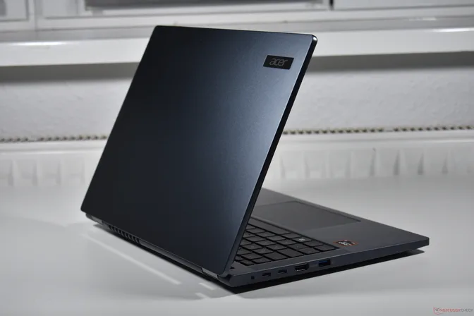 TravelMate P4: ответ компании Acer на ThinkPad от Lenovo и другие подобные устройства на бизнес-рынке