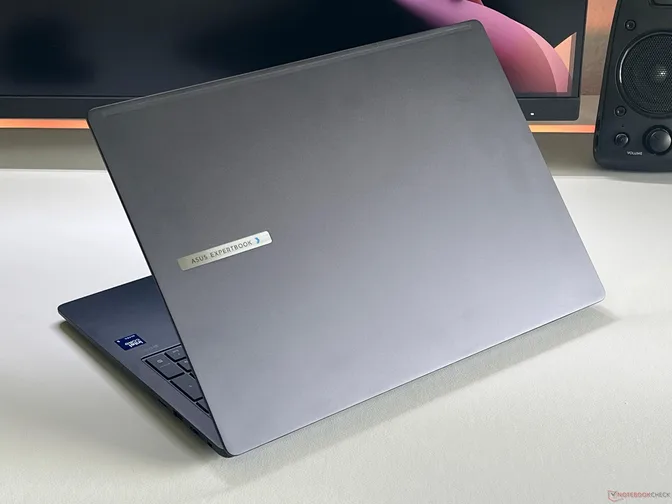 Вердикт по Asus ExpertBook B5: Хороший 16-дюймовый дисплей, но есть проблемы с качеством